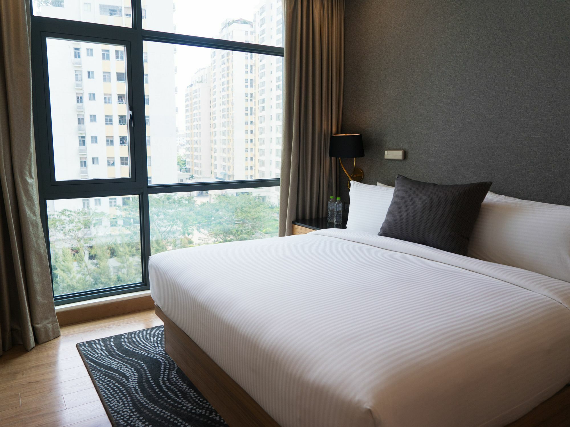 Oakwood Residence Saigon Хошимин Екстериор снимка
