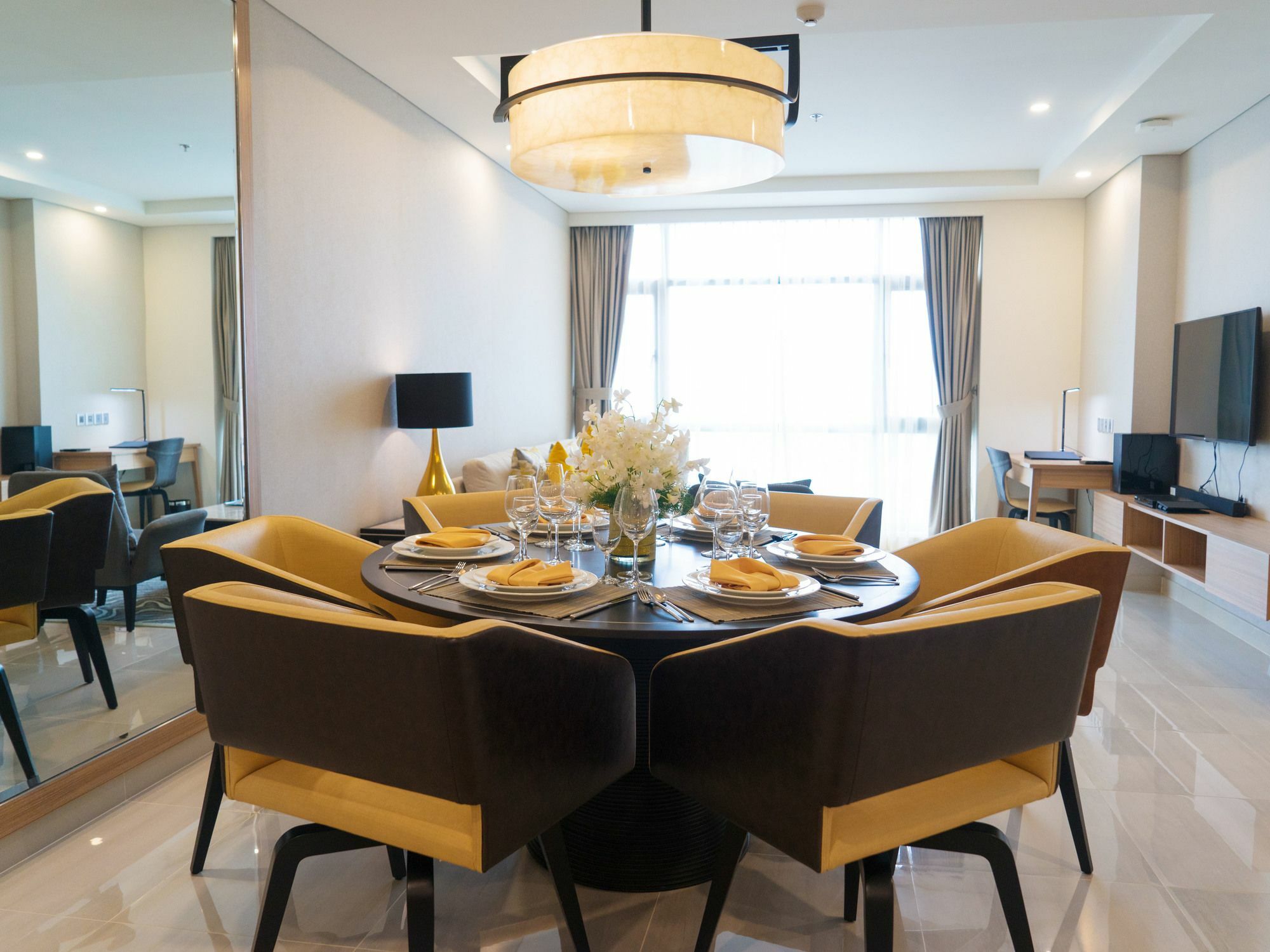 Oakwood Residence Saigon Хошимин Екстериор снимка