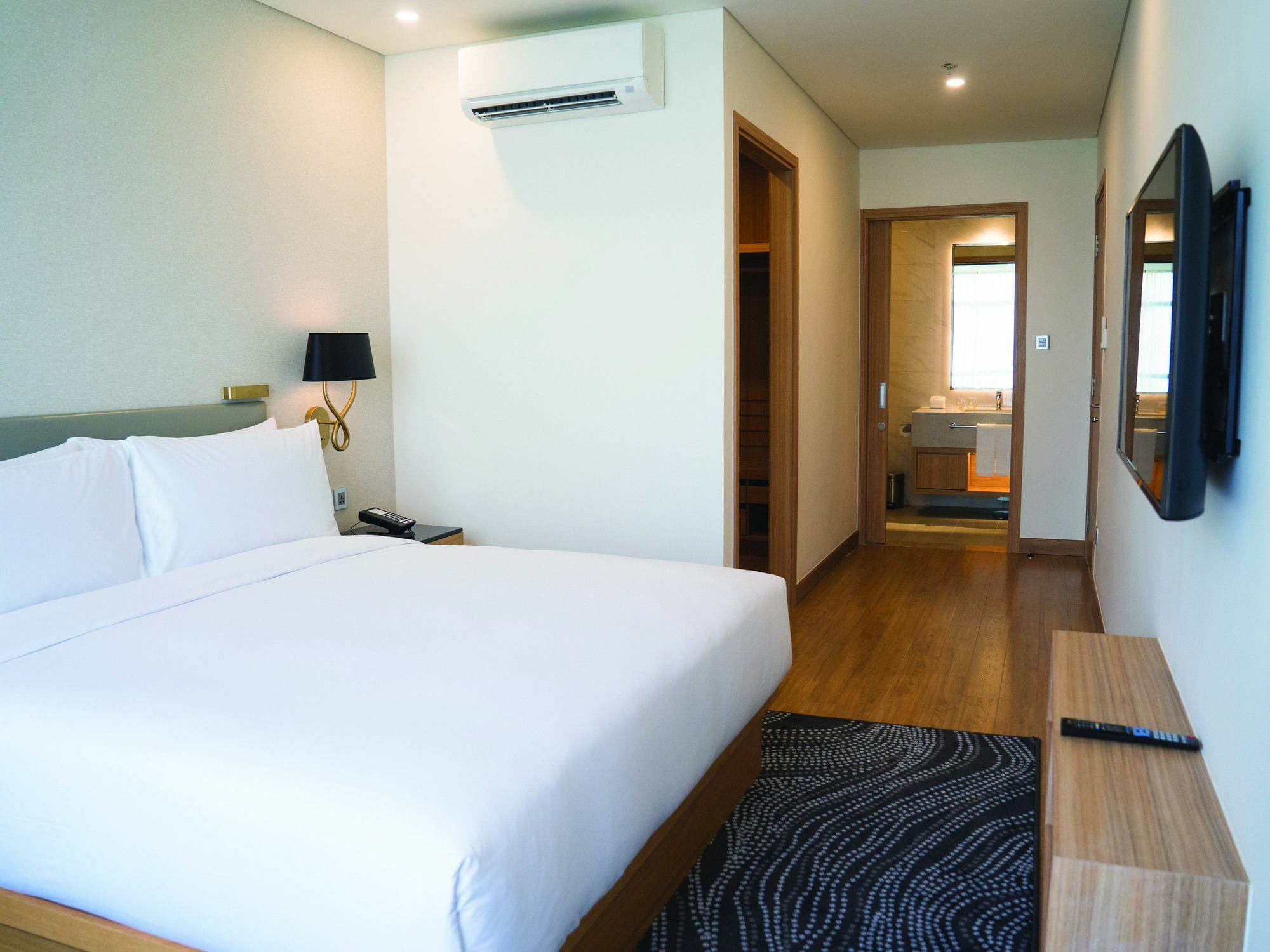 Oakwood Residence Saigon Хошимин Екстериор снимка