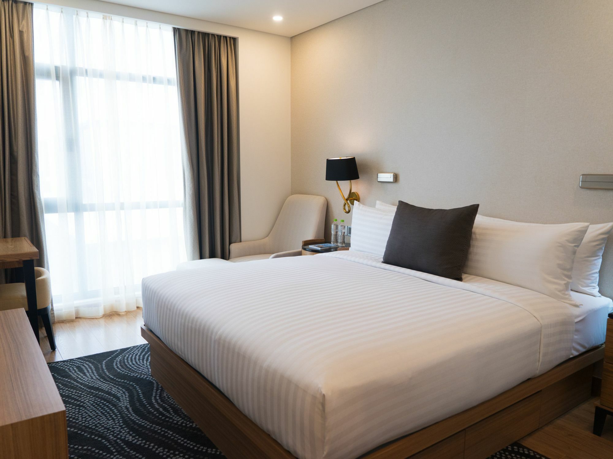 Oakwood Residence Saigon Хошимин Екстериор снимка