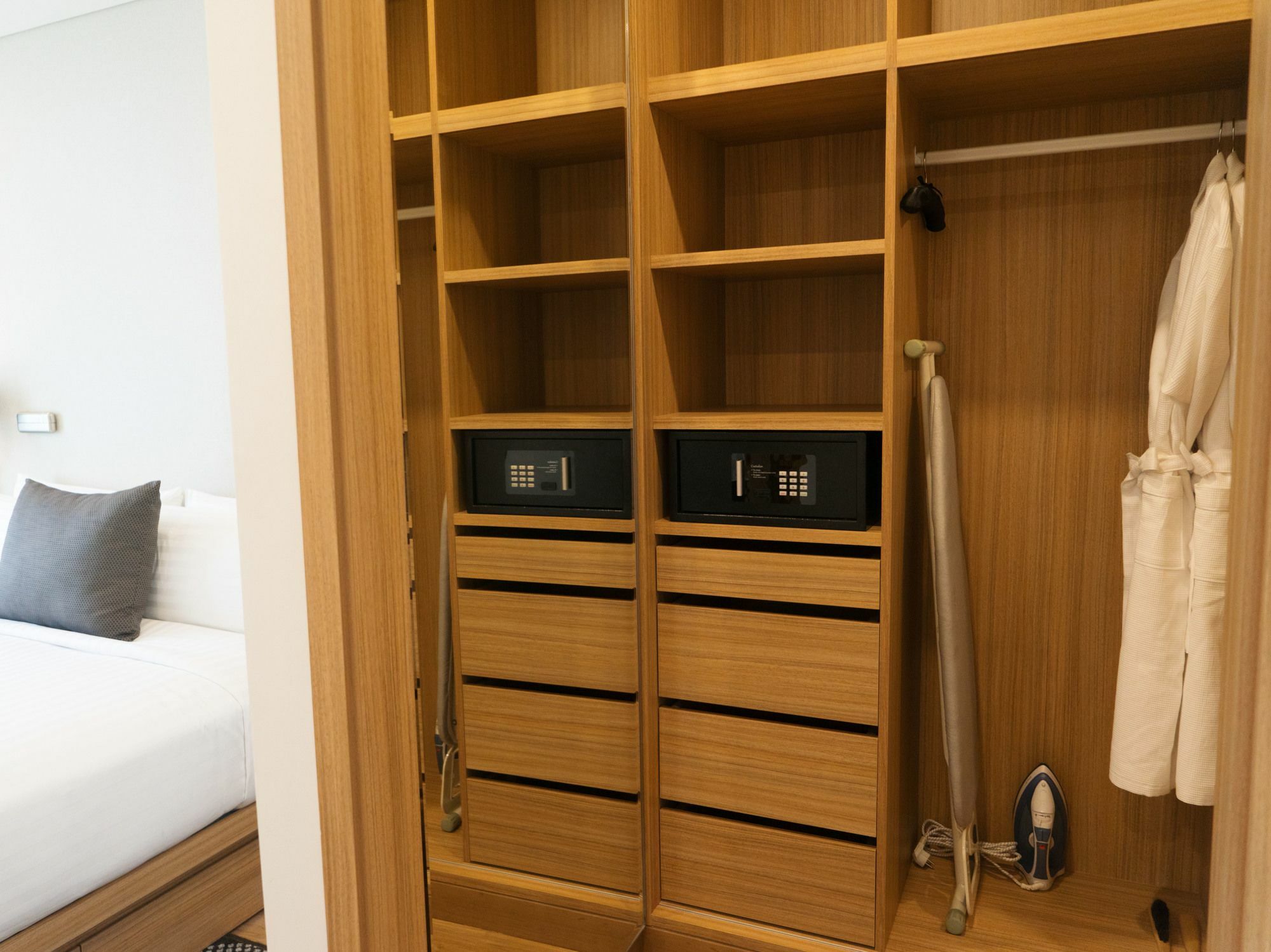 Oakwood Residence Saigon Хошимин Екстериор снимка