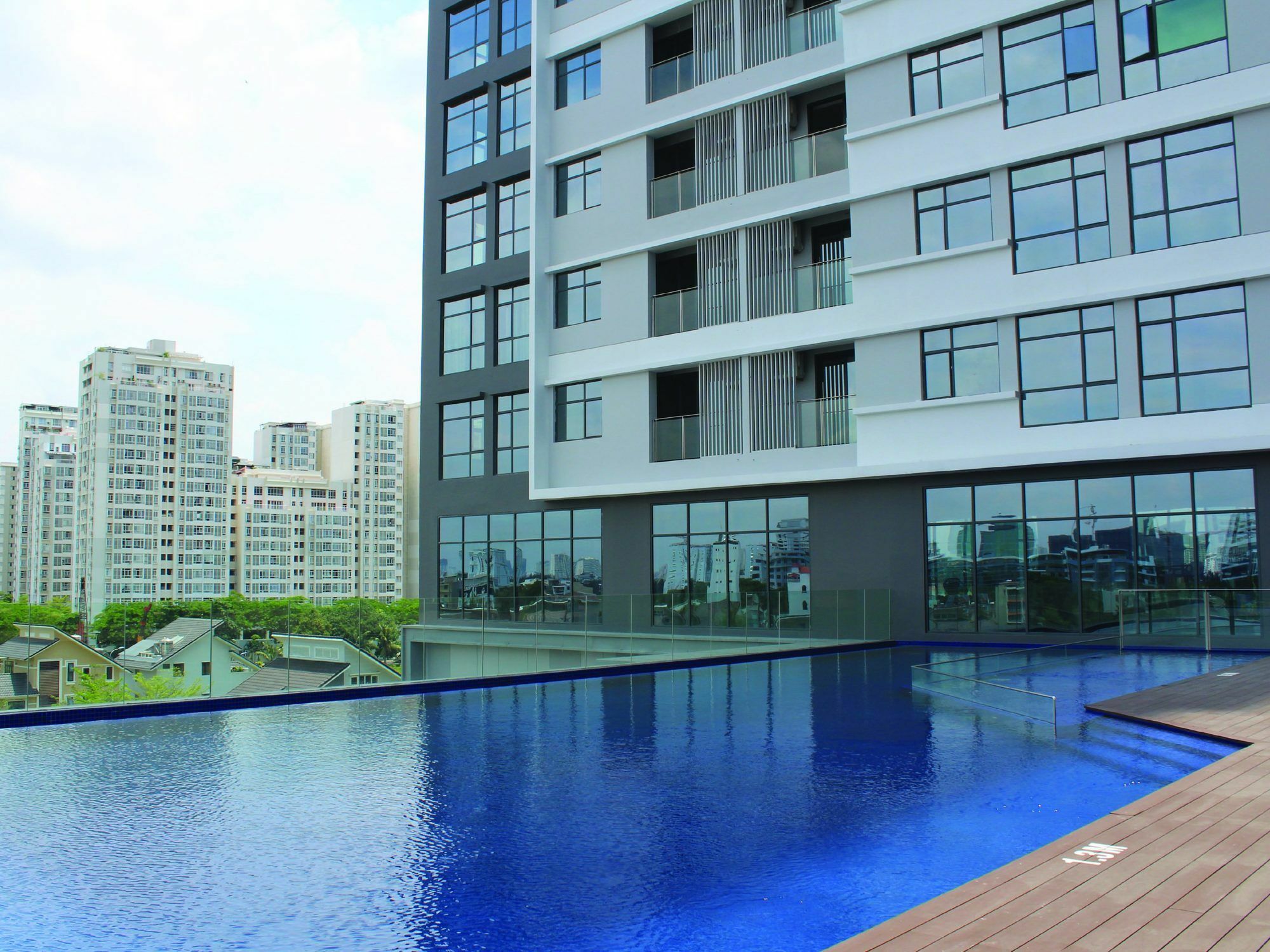 Oakwood Residence Saigon Хошимин Екстериор снимка